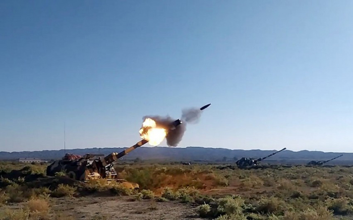   Proyectiles de artillería ejercieron disparos de combate -   VIDEO    