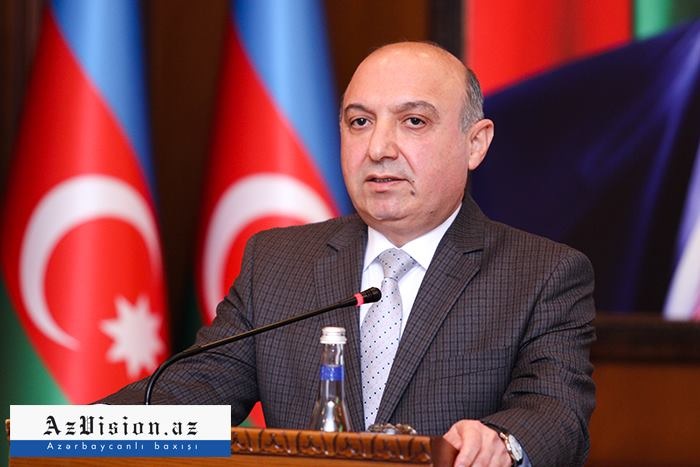    "Bəzi vətəndaşlarımız İranın təsirinə düşərək ölkəmizə qarşı qarayaxma kampaniyası aparırlar" -    Səyavuş Heydərov     
   