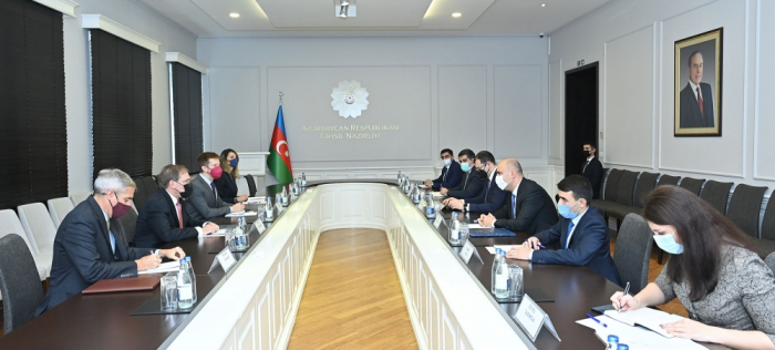 Azerbaiyán y EE.UU. discuten las perspectivas de cooperación educativa