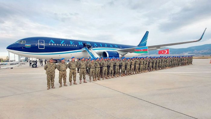 Azerbaijani servicemen come back after finishing Commando Courses