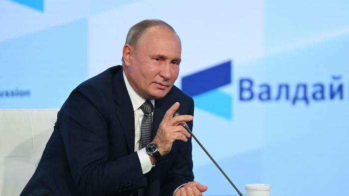     Putin  : "Las fronteras se pueden resolver sobre la base de mapas de la era soviética  "