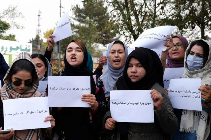 Afghanistan : des femmes tiennent une manifestation à Kaboul pour dénoncer le «silence» du monde