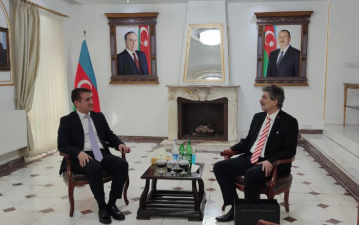   Se reúnen los embajadores de Azerbaiyán y Turquía   