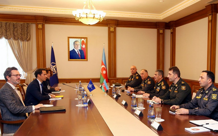    Zakir Həsənov NATO-nun xüsusi nümayəndəsi ilə görüşüb  
   