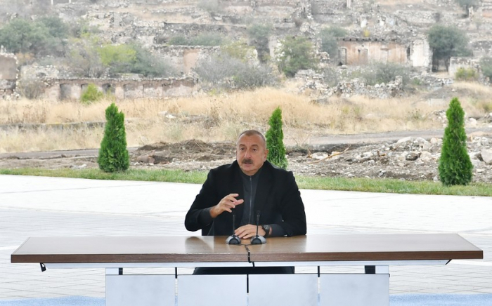       Azərbaycan lideri:    "Heydər Əliyev qoymadı ki, Naxçıvanda Sovet İttifaqının saxlanmasına dair referendum keçirilsin"   