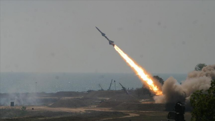 La Corée du Nord a lancé au moins un missile balistique