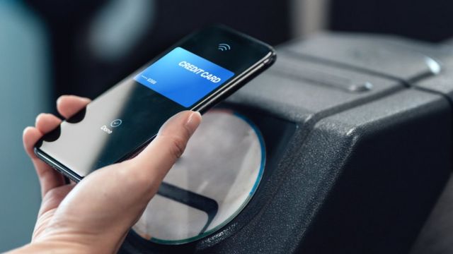 Azerbaijan starts Apple Pay payment system