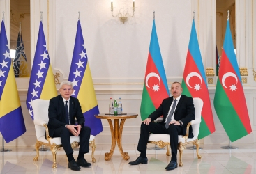   الرئيس إلهام علييف يلتقي عضو هيئة رئاسة البوسنة والهرسك  