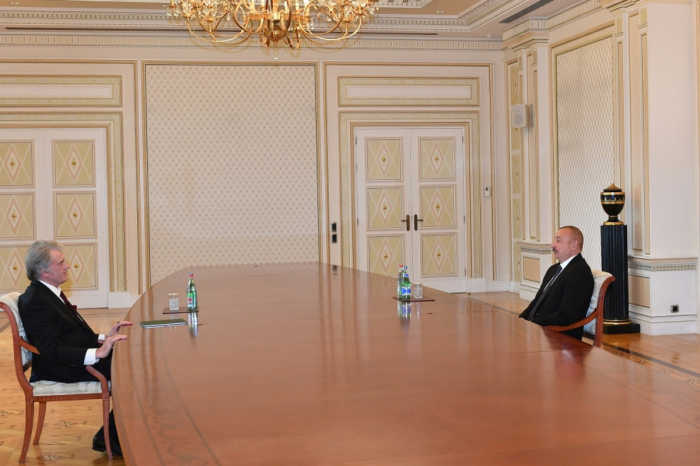 Azerbaijani president receives former Ukrainian president