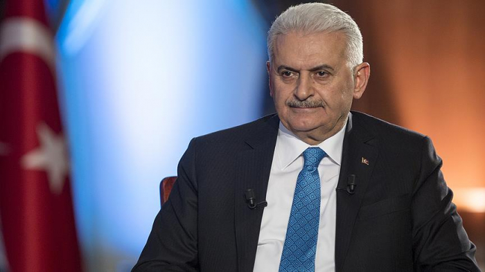   Binali Yildirim donates to "Yashat Foundation"   