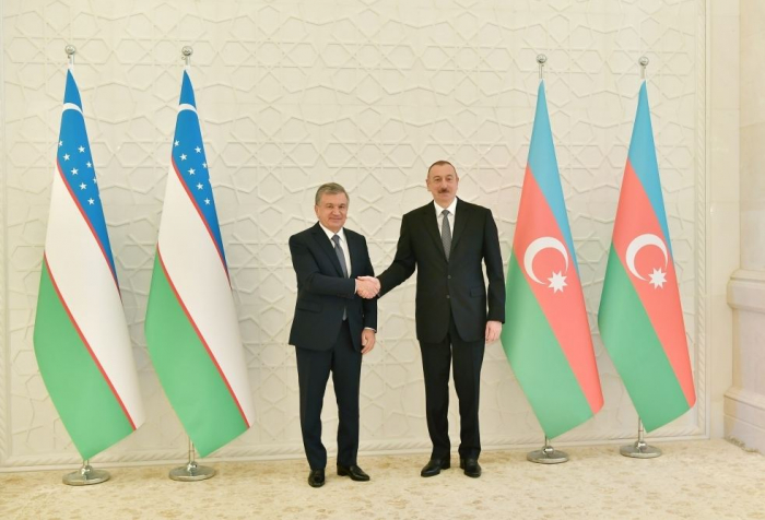   Ilham Aliyev führt Telefongespräche mit Shavkat Mirziyoyev  