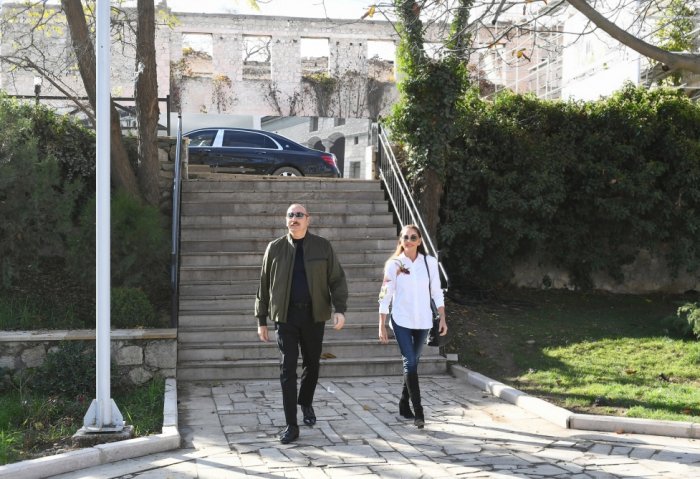   Choucha : Ilham Aliyev et Mehriban Aliyeva se sont entretenus avec des participants du VIIIe Forum global de Bakou  