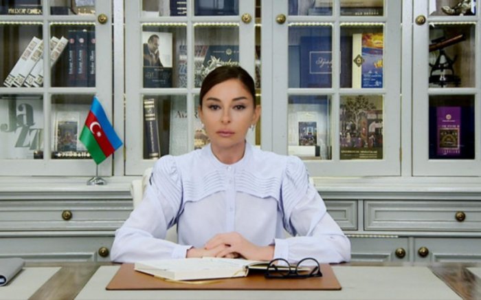 Mehriban Aliyeva partage une publication de la plaine de Djydyr 