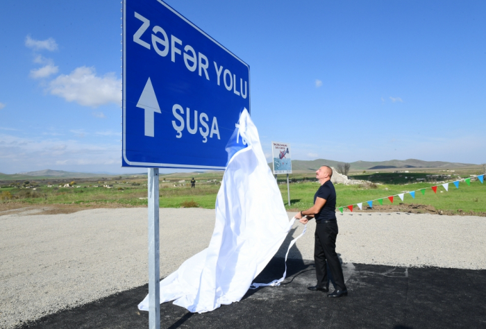  Präsident Ilham Aliyev und First Lady Mehriban Aliyeva weihen Siegesstraße in Füzuli ein 