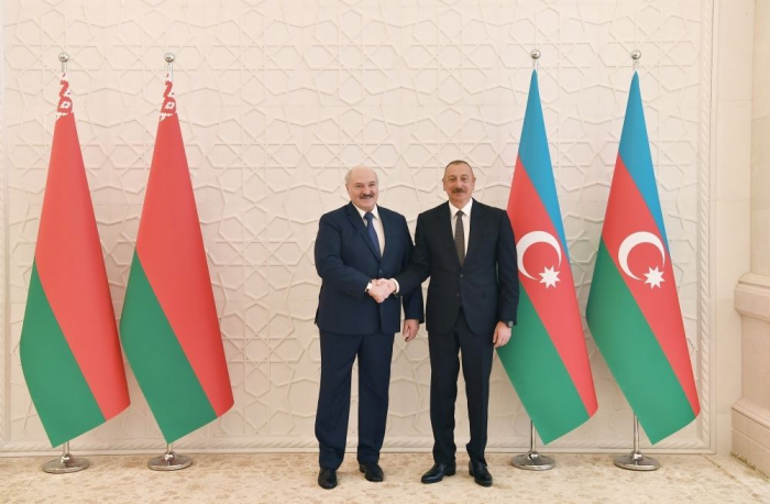  Belarus leader Lukahensho phones President Aliyev 