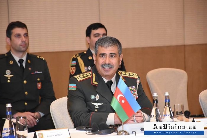   Zakir Hasanov parte hacia Rusia  