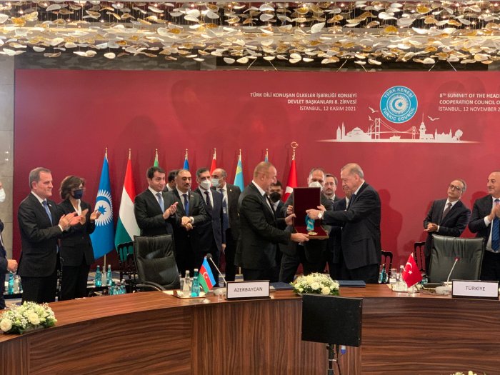  Ilham Aliyev ha sido galardonado con la Insignia Suprema del Mundo Turco 