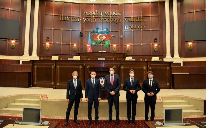 Delegation des Auswärtigen Amtes in Aserbaidschan angekommen