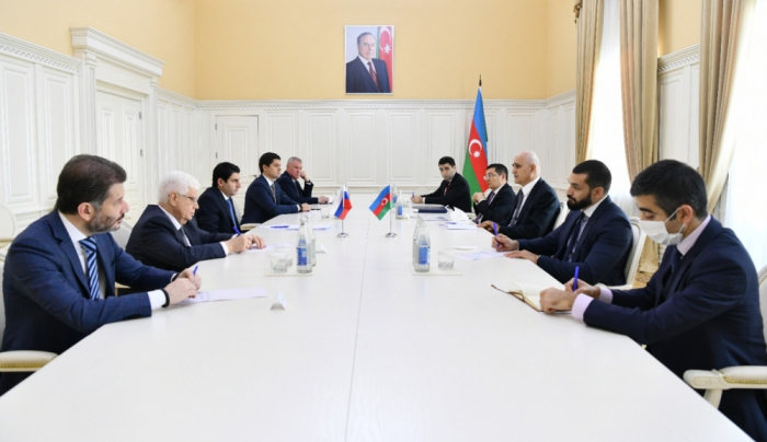 Viceprimer ministro de Azerbaiyán se reunió con los dirigentes de las empresas rusas