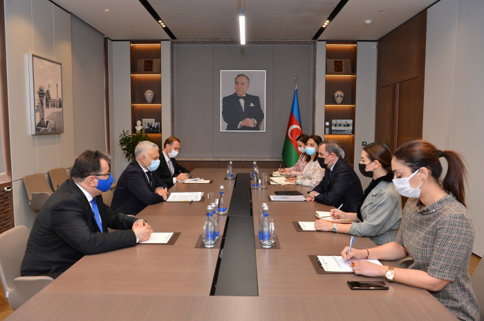  Jeyhun Bayramov se reunió con el funcionario de la UE 