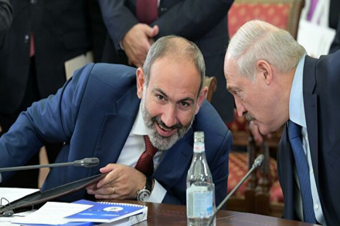   Pashinián informa a Lukashenko sobre la situación en la frontera entre Armenia y Azerbaiyán   