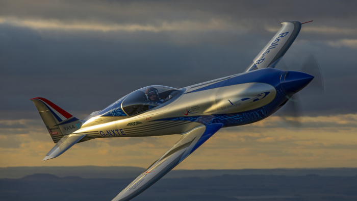 Rolls-Royce crea el avión totalmente eléctrico "más rápido del mundo" 