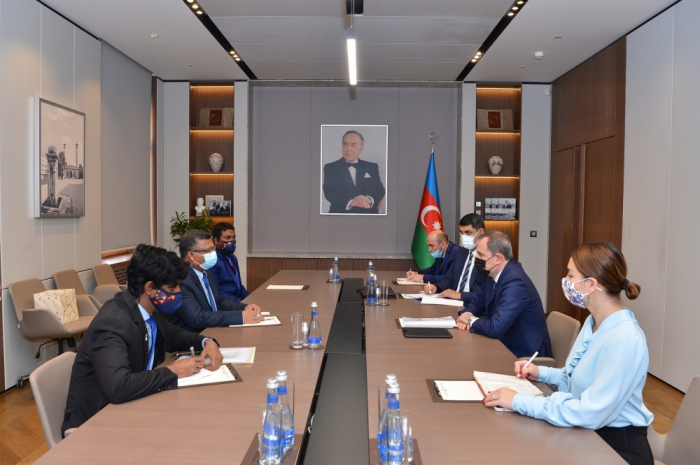   Aserbaidschanischer Außenminister trifft sich mit dem neuen Botschafter von Bangladesch  