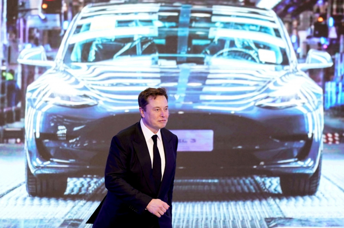 Elon Musk sells another $1B of Tesla stock