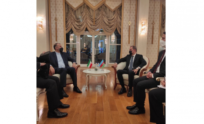 Azerbaijani, Iranian FMs discuss bilateral ties at Economic Cooperation Council