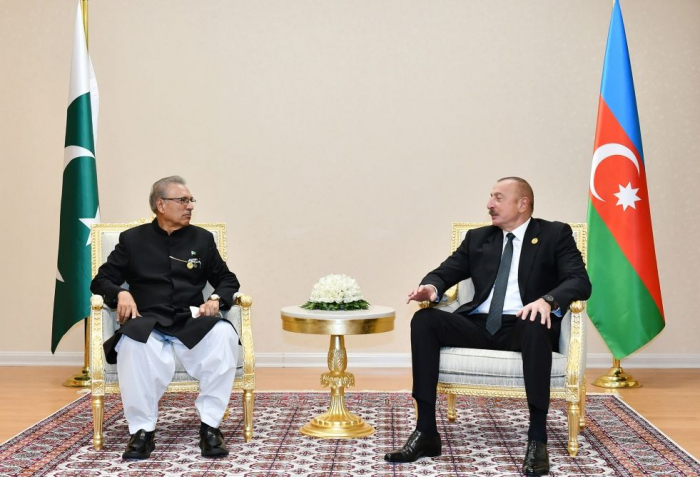President Ilham Aliyev meets Pakistani President Arif Alvi in Turkmenistan