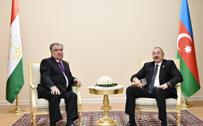   Ilham Aliyev se reunió con el presidente de Tayikistán  
