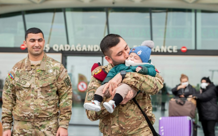   Five more Azerbaijani war veterans return home after undergoing treatment in Turkey    
 