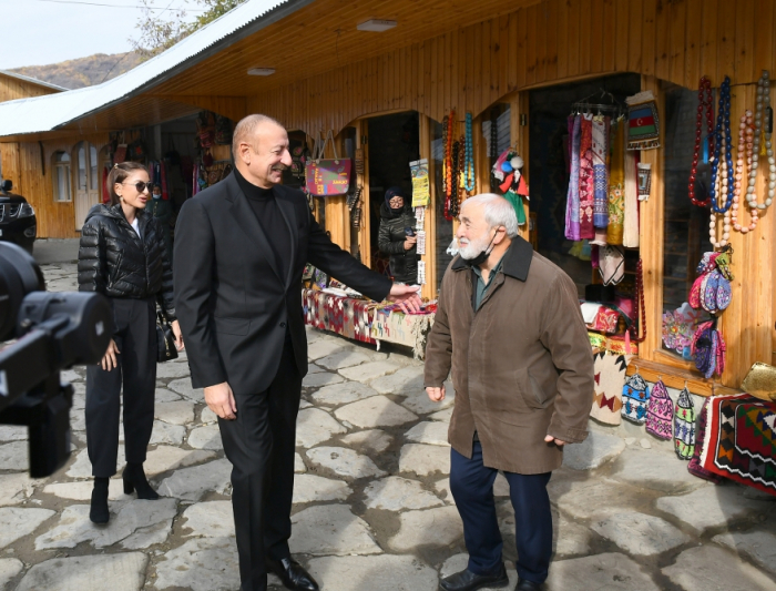  Azerbaijani president and first lady talk to residents of Lahij settlement - VIDEO 