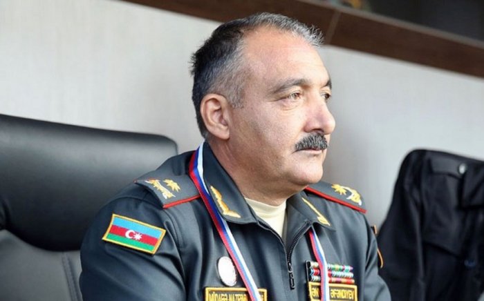    Ənvər Əfəndiyevə general-leytenant ali hərbi rütbəsi verilib  
   