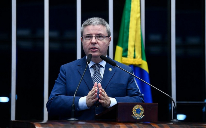 Braziliyalı senator parlamentdə azad edilən ərazilərdən danışıb