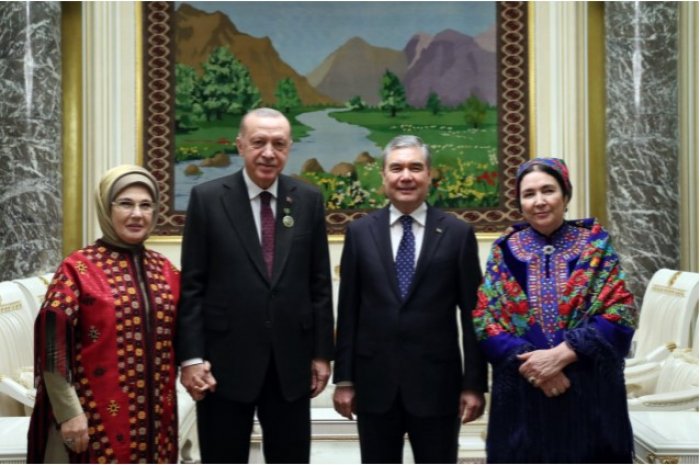  Berdiməhəmmədovun xanımının ilk  FOTOSU  