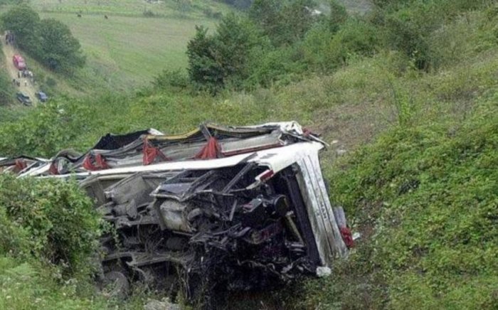 Pakistanda avtobus qəzaya uğrayıb,    23 nəfər ölüb   