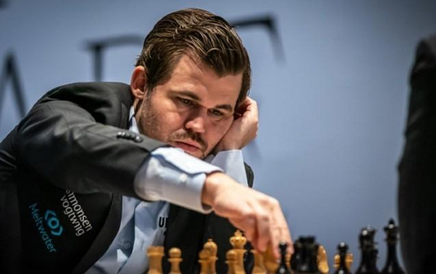    Karlsen ardıcıl 5-ci dəfə dünya çempionu oldu     
