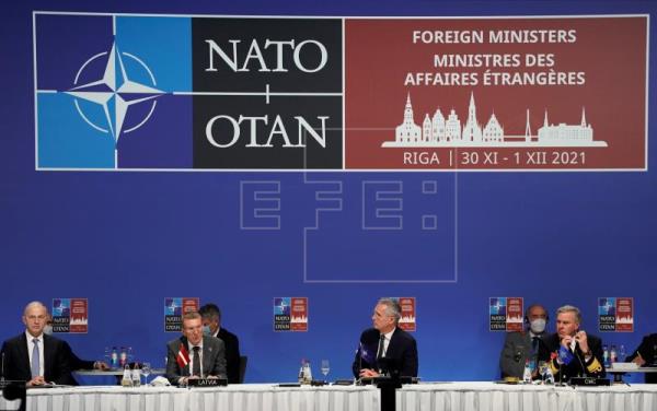 Los aliados de la OTAN, abiertos a sancionar a Rusia si ataca Ucrania