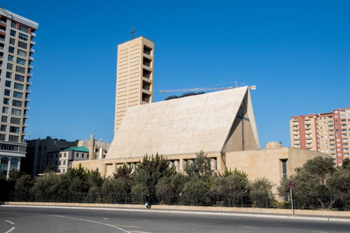 La Fundación Heydar Aliyev ha restaurado la Iglesia de Santa María en Bakú