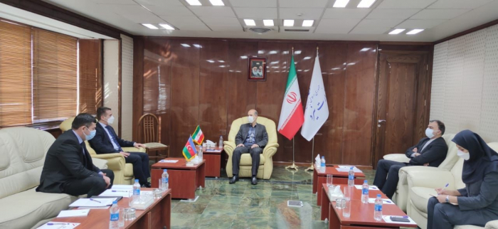   El embajador de Azerbaiyán se reúne con el ministro de Energía iraní   