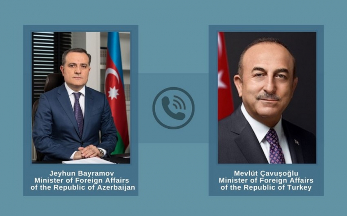   Telefongespräch zwischen Aserbaidschan und türkischen Außenminister  