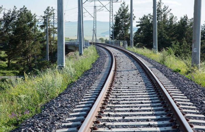  Las obras de construcción en un tramo de 25 km de la vía férrea Horadiz-Agband finalizarán este año