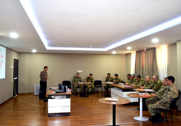 Azerbaijan, ICRC organize seminars on int’l humanitarian law for servicemen