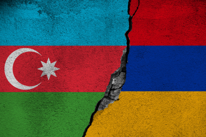     UE:   El contacto directo entre los ministros de defensa azerbaiyano y armenio ha dado sus frutos     