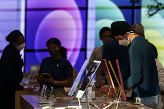 Apple delays return to office indefinitely, each employee to get $1,000