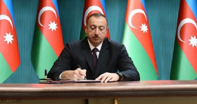   Präsident Ilham Aliyev gratuliert dem Emir von Katar  