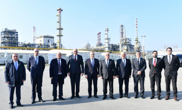   Azerbaijani PM views reconstruction work at Heydar Aliyev Oil Refinery  