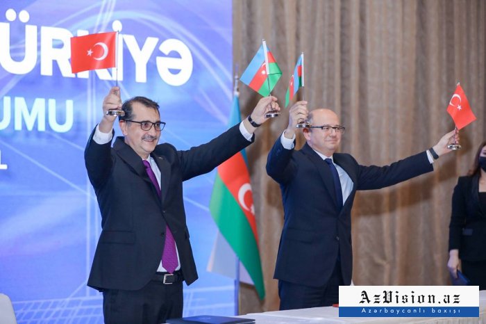  Azerbaijan and Turkey ink six documents 