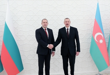   رئيس بلغاريا يتصل برئيس أذربيجان هاتفيا  
